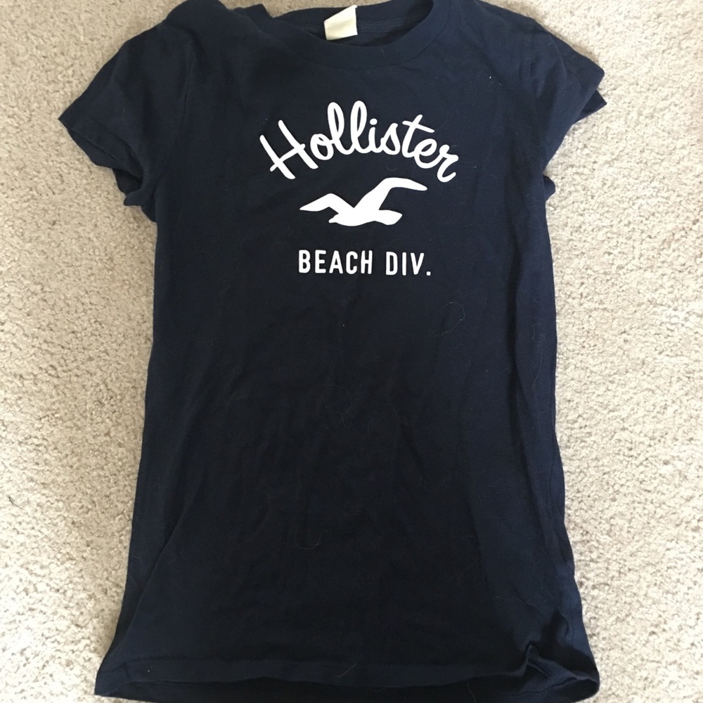 plain hollister t-shirt
